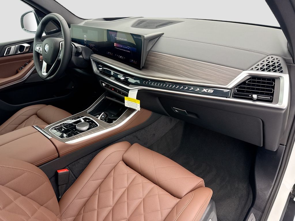 Thumbnail: 2026 BMW X5 - 16