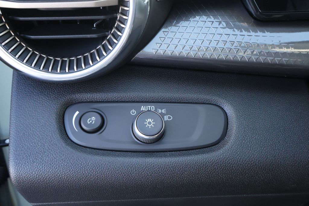 Thumbnail: 2026 Chevrolet Trax - 19