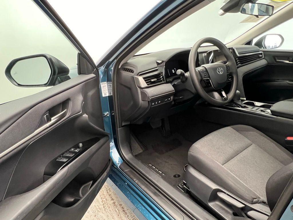 Thumbnail: 2025 Toyota Camry - 21