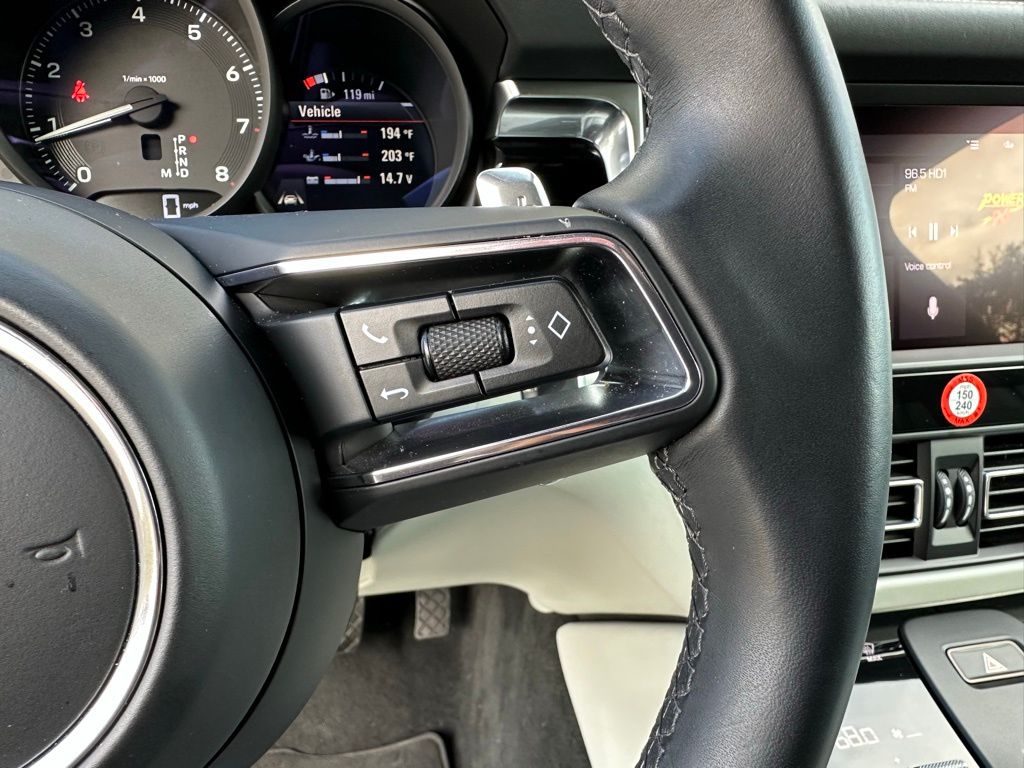 Thumbnail: 2022 Porsche Macan - 17