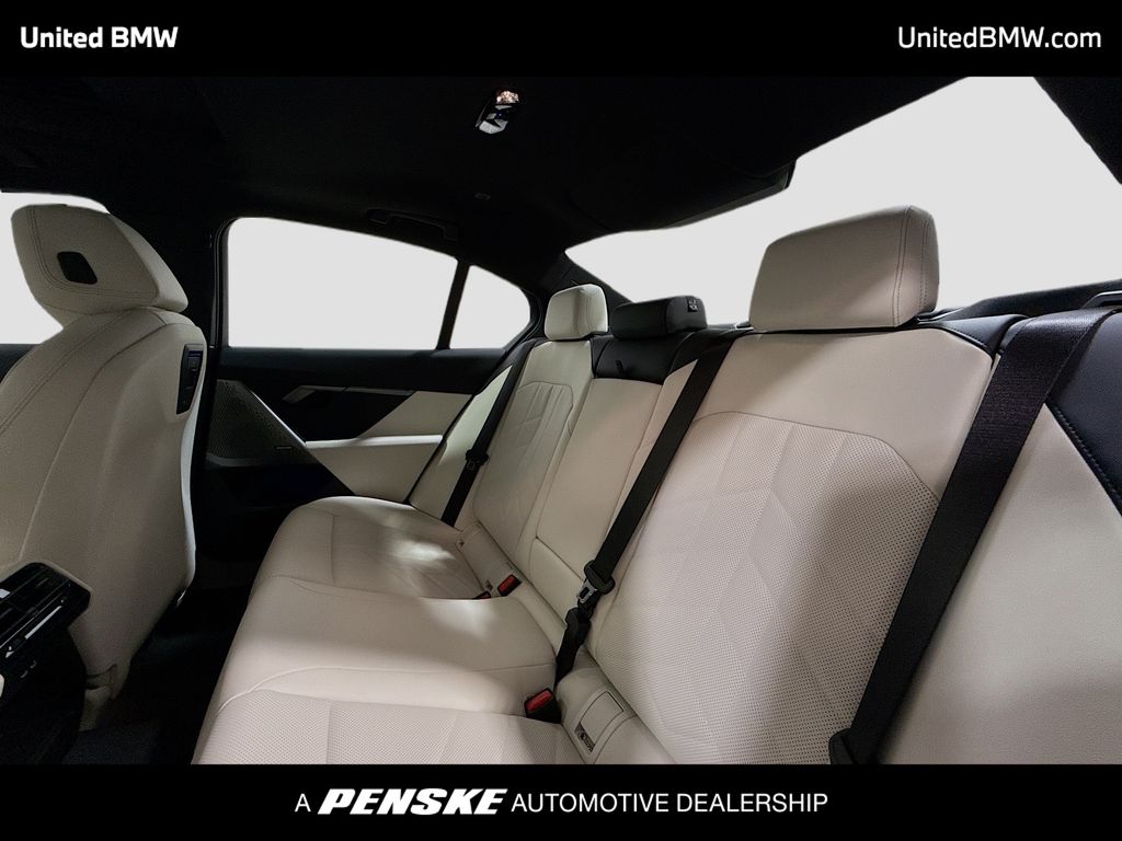 Thumbnail: 2026 BMW 5 Series - 13