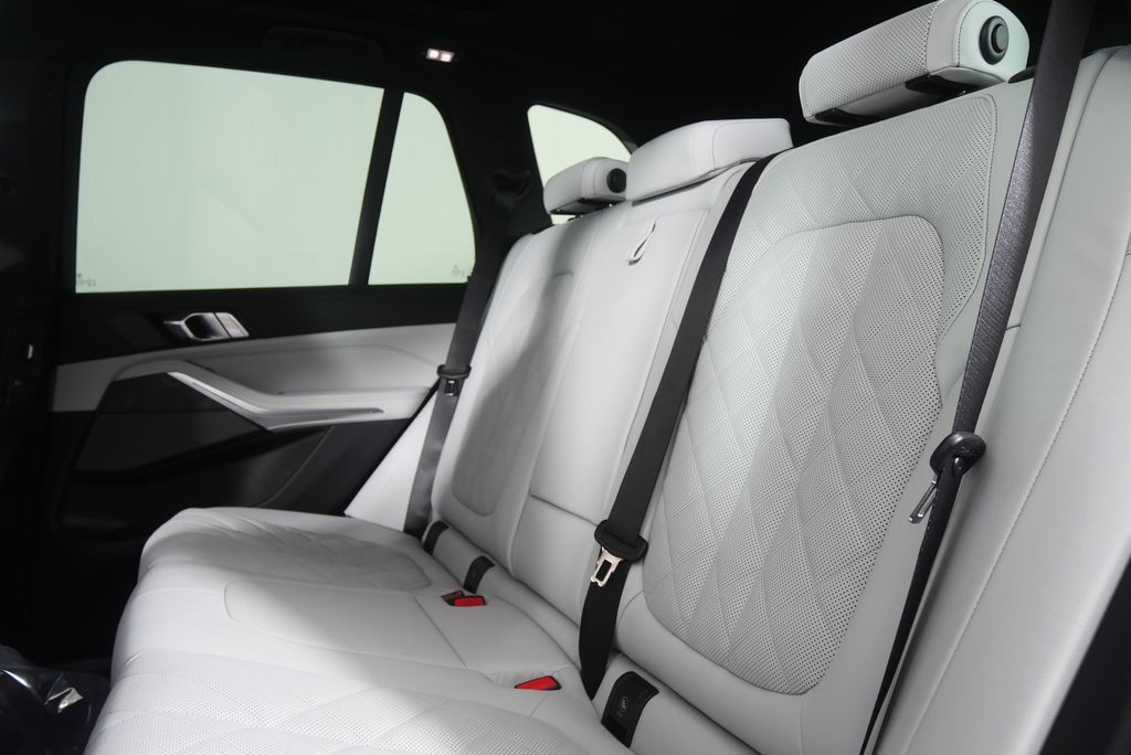 Thumbnail: 2026 BMW X5 - 14