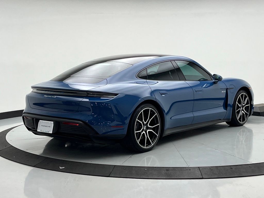 Thumbnail: 2025 Porsche Taycan - 10