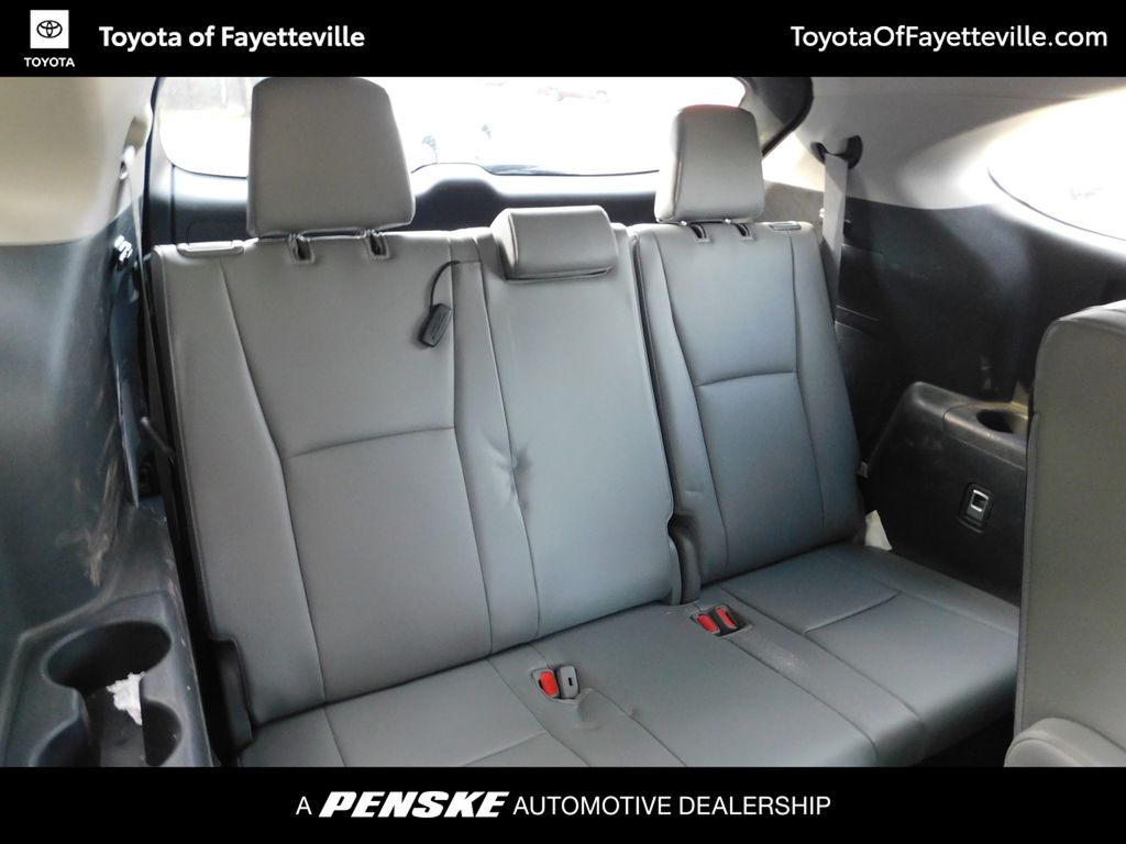 Thumbnail: 2021 Toyota Highlander - 6