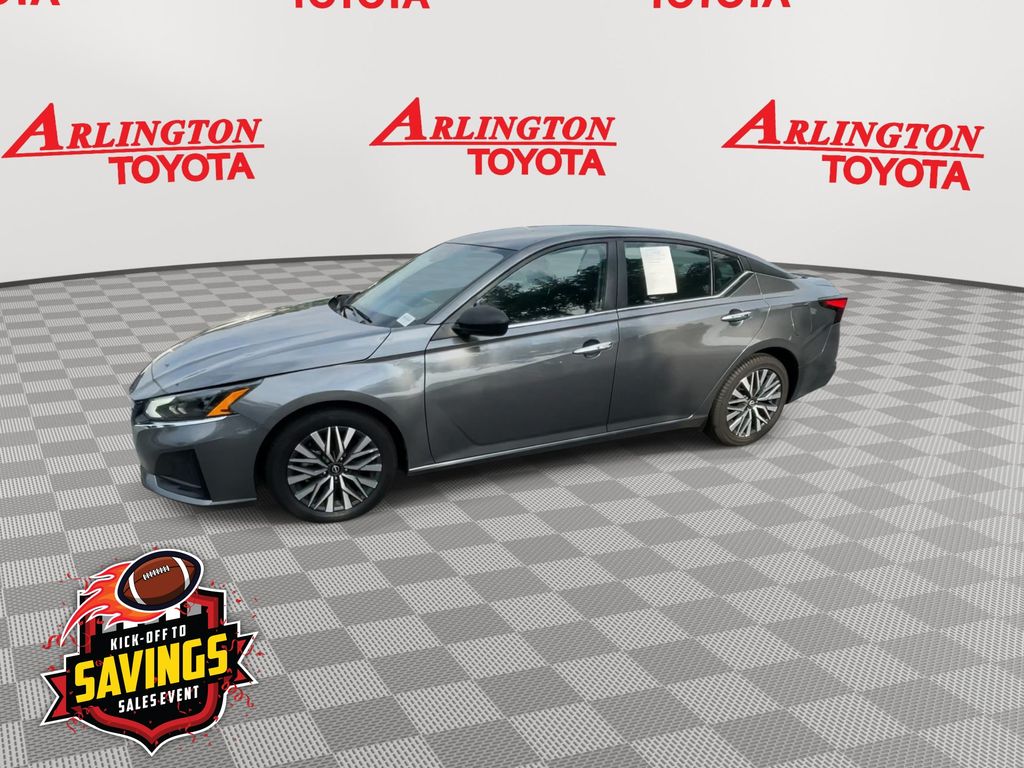 Used 2024 Nissan Altima Sedan