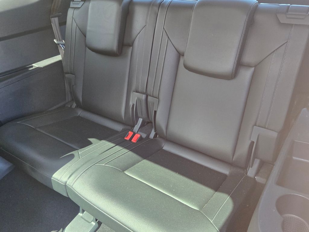 2018 Volkswagen Atlas - $14,900