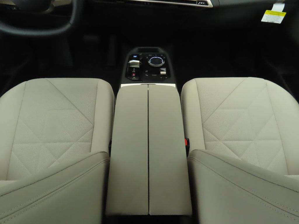 Thumbnail: 2026 BMW iX - 17