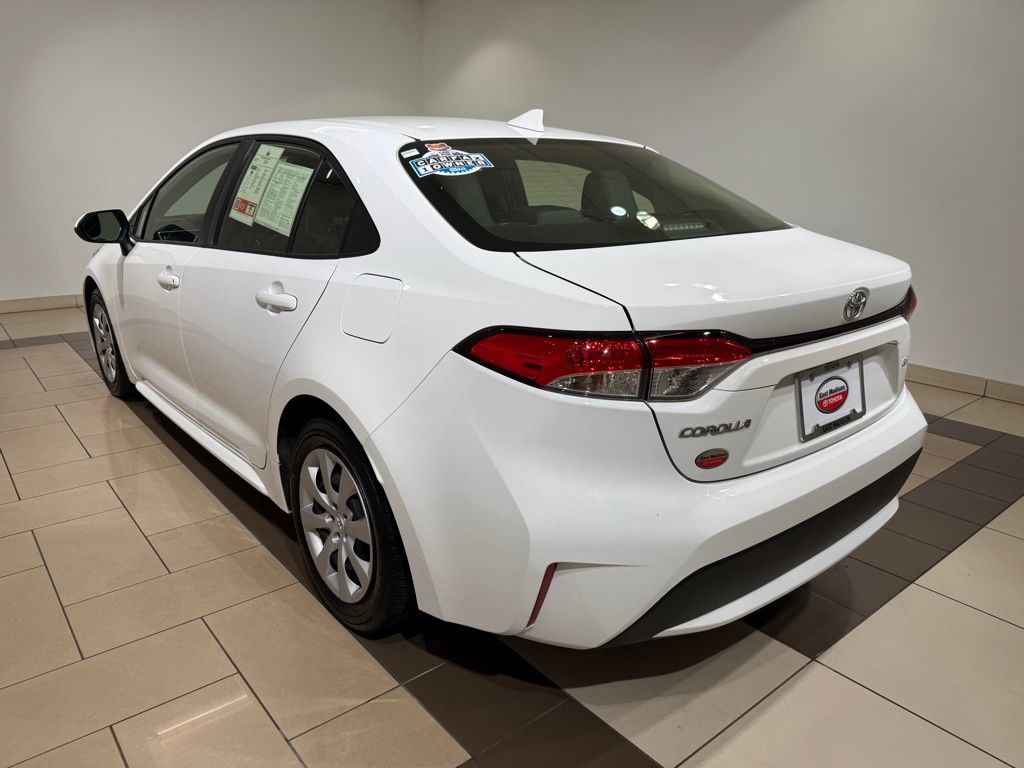 2022 Toyota Corolla LE 3