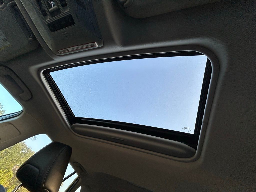 2022 Toyota RAV4 XLE Premium 30