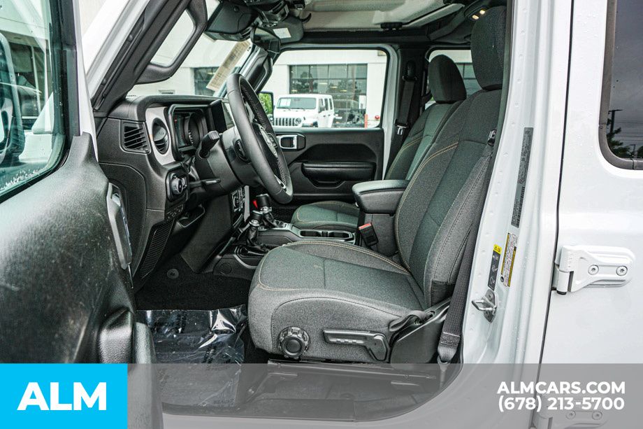 Used 2025 White Jeep Sport S image 19