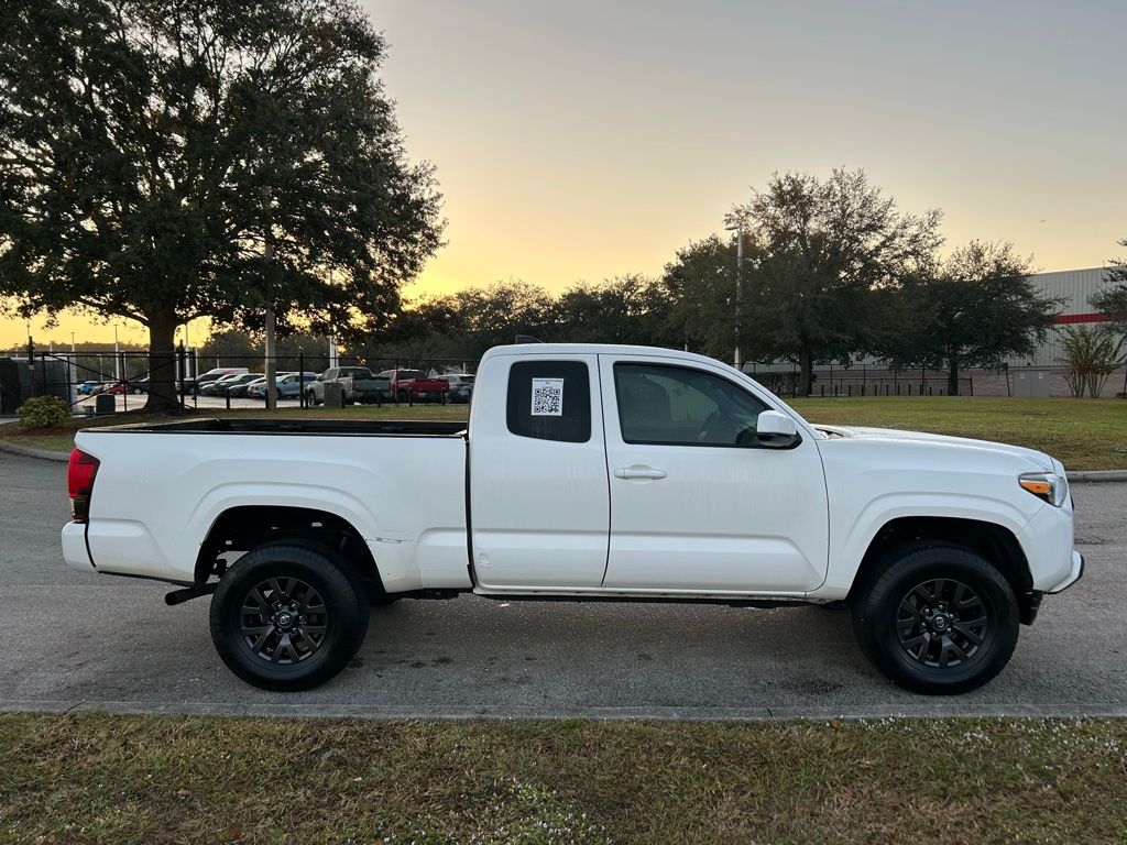 Thumbnail: 2021 Toyota Tacoma - 6