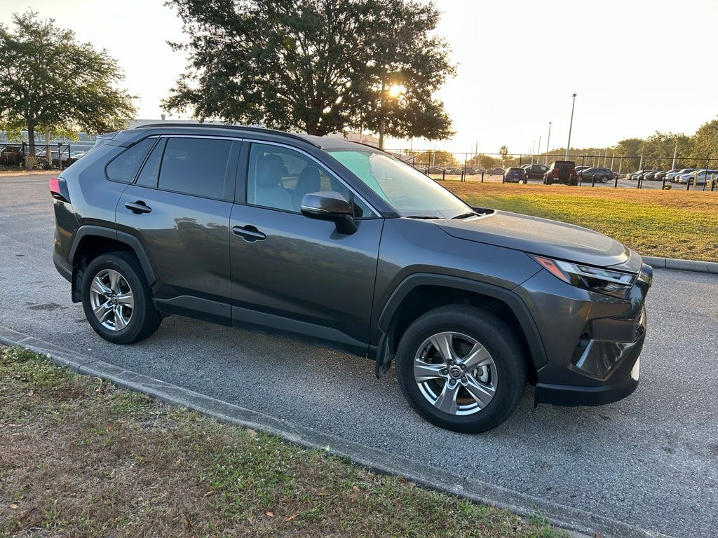 2024 Toyota RAV4 XLE 7