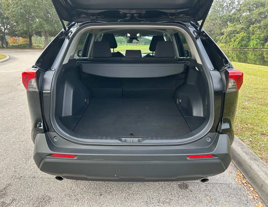 Thumbnail: 2025 Toyota RAV4 - 10