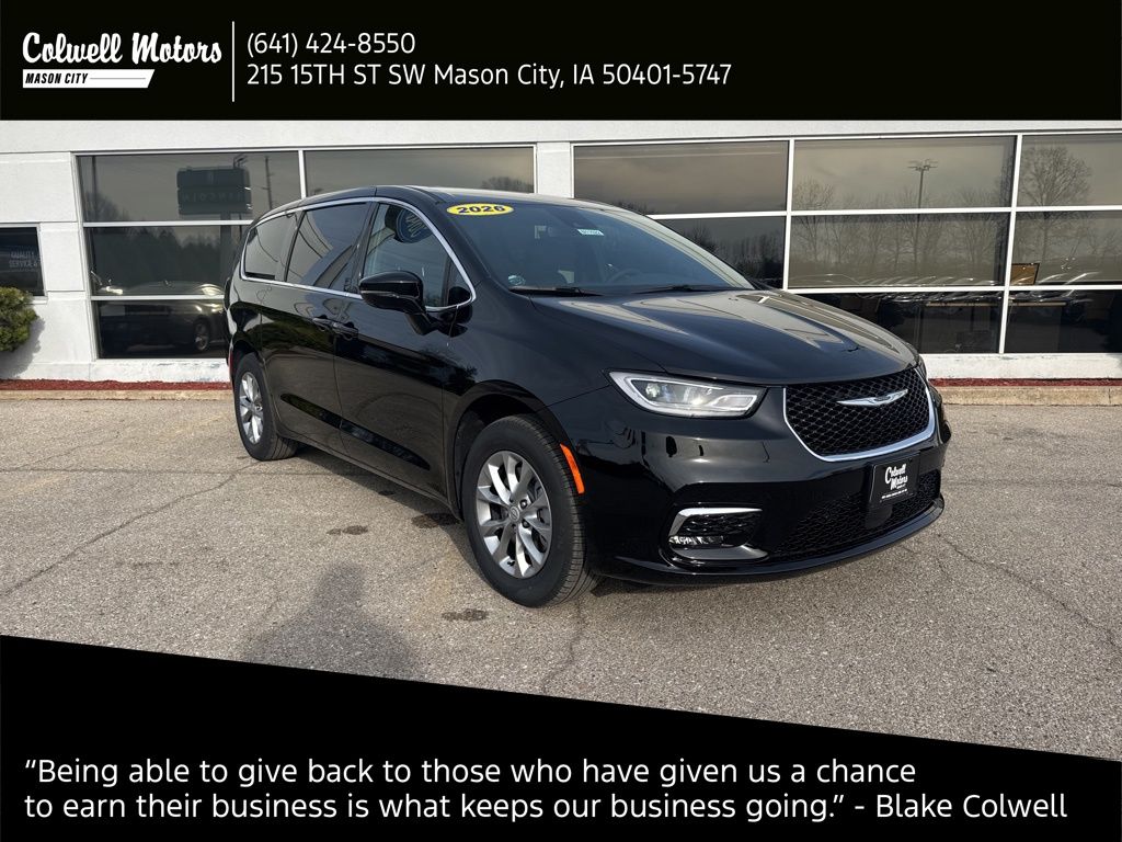 Diamond Black Crystal Pearlcoat 2026 Chrysler Pacifica Minivan All-Wheel Drive 9-Speed Automatic