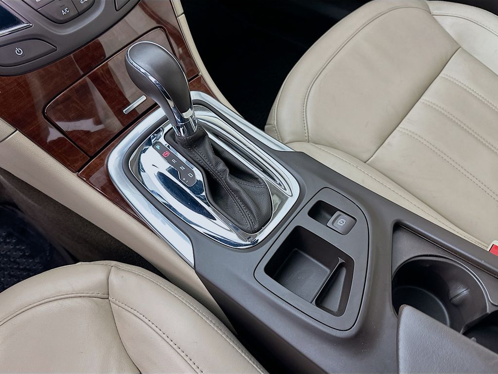 Thumbnail: 2016 Buick Regal - 17