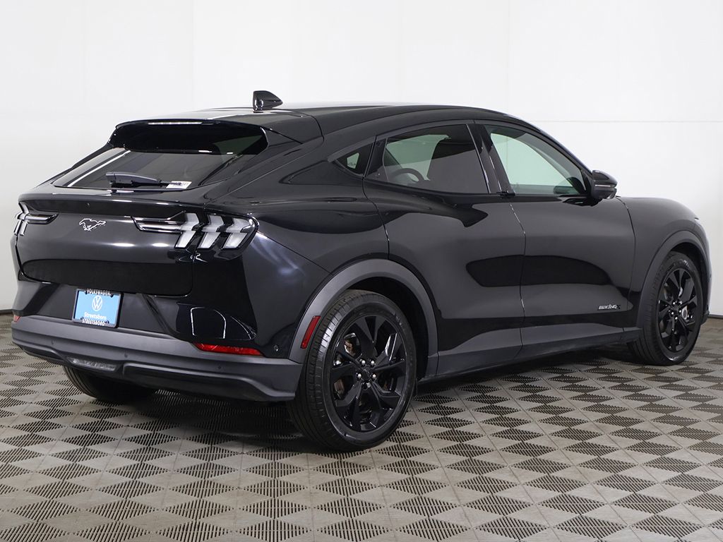 Used 2024 Black Ford Select image 11