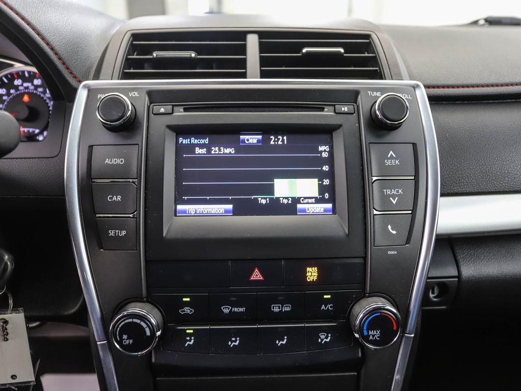 Thumbnail: 2016 Toyota Camry - 16
