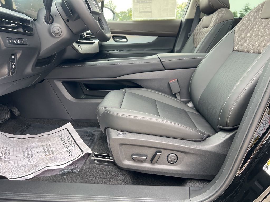2025 Super Black Nissan Murano Platinum AWD SUV