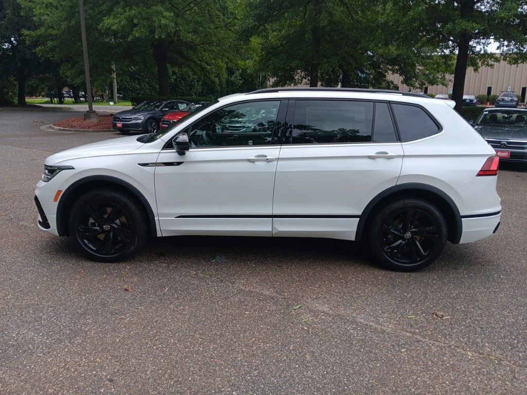 2024 Volkswagen Tiguan 2.0T SE R-Line Black 2