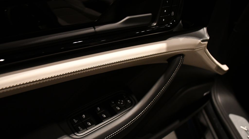 Thumbnail: 2026 Porsche Panamera - 17