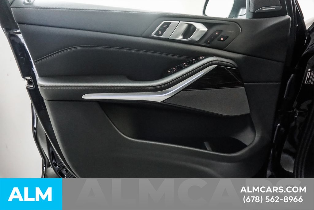 Used 2024 Black BMW sDrive40i image 46