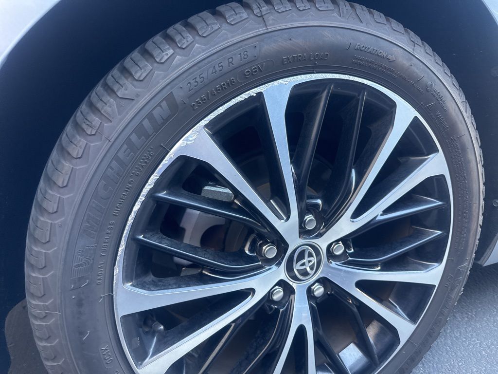 Thumbnail: 2020 Toyota Camry - 7