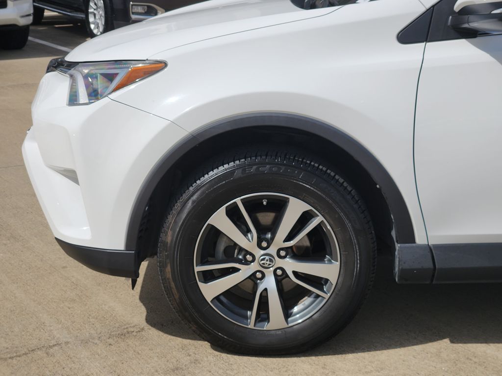 2016 Toyota RAV4 XLE White at Baytown Hyundai
