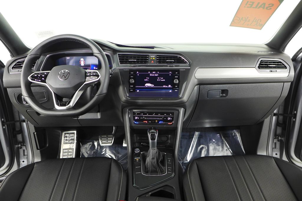 Thumbnail: 2022 Volkswagen Tiguan - 25