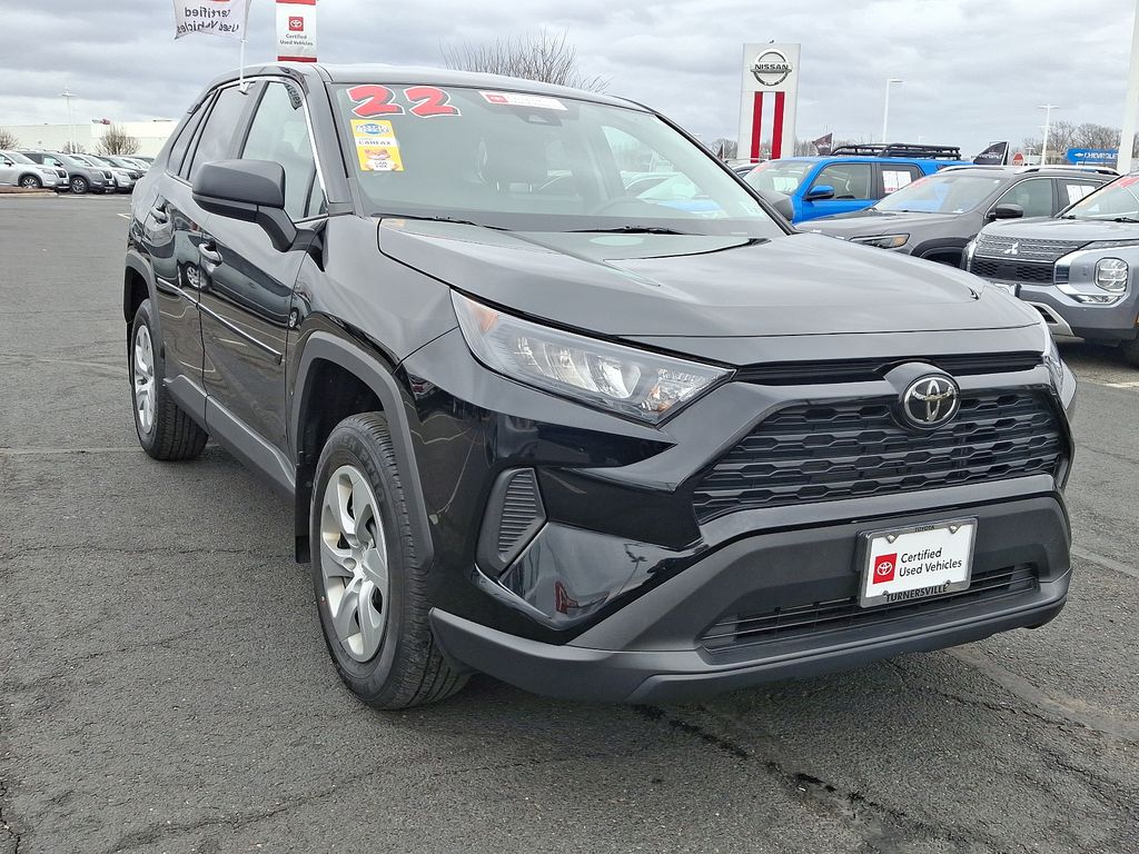 2022 Toyota RAV4 LE 3