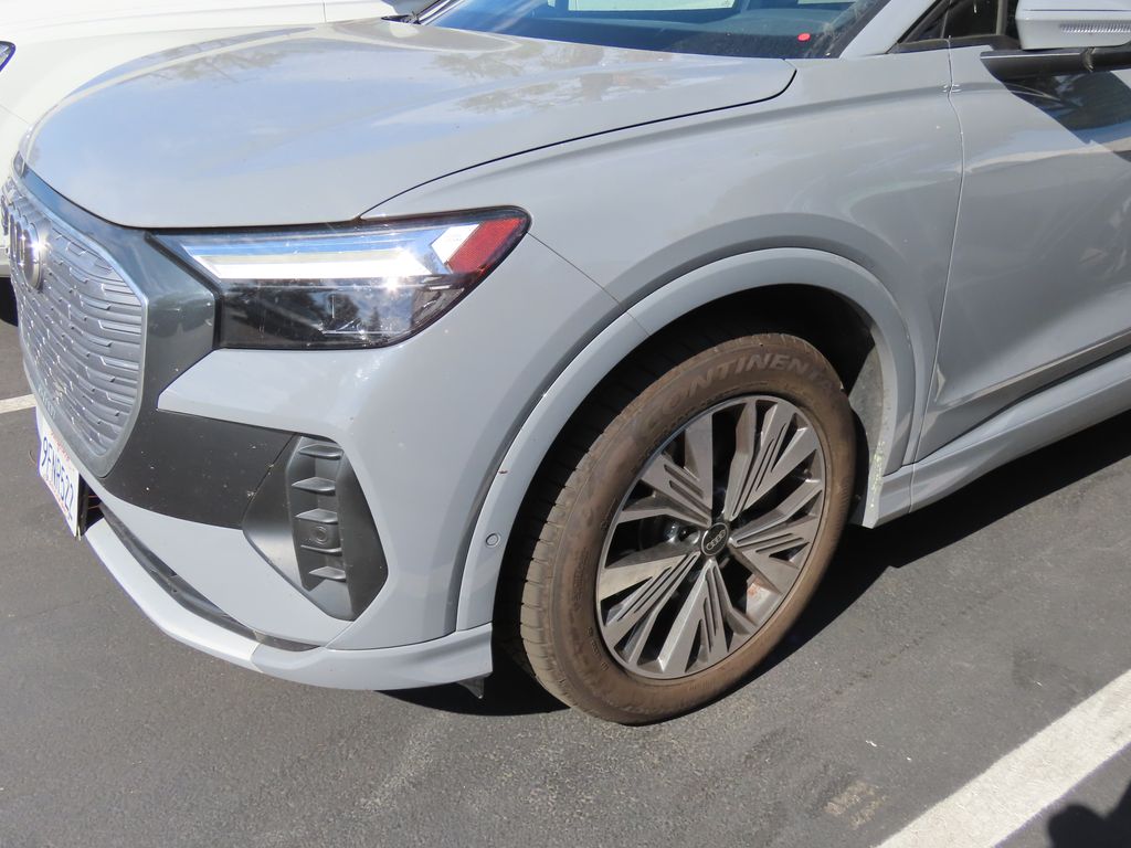 Thumbnail: 2023 Audi Q4 e-tron - 2
