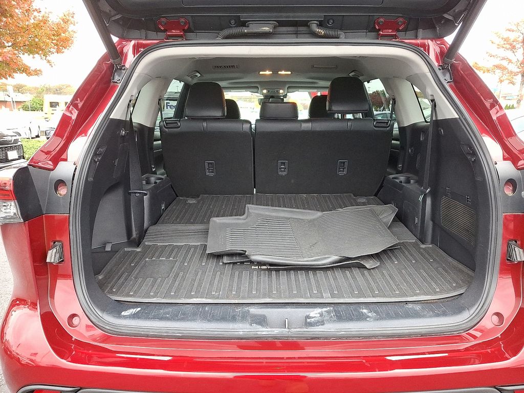 Thumbnail: 2021 Toyota Highlander - 30