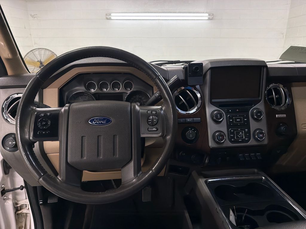 Used 2016  Ford Lariat image 7