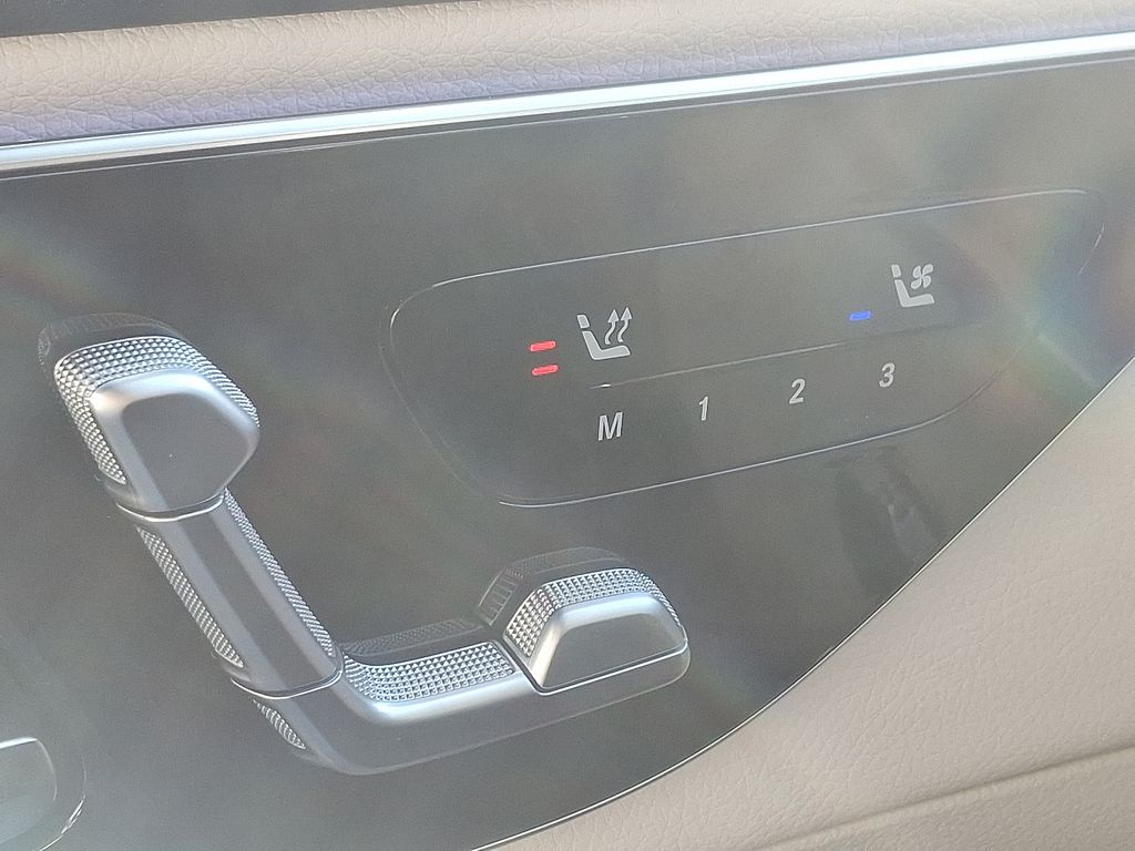 Thumbnail: 2025 Mercedes-Benz GLC - 24