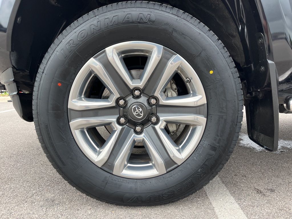 Thumbnail: 2018 Toyota Tacoma - 12