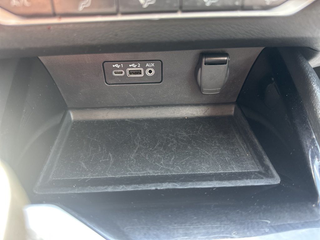 2022 Brilliant Silver Metallic Nissan Altima 2.5 SV FWD Sedan