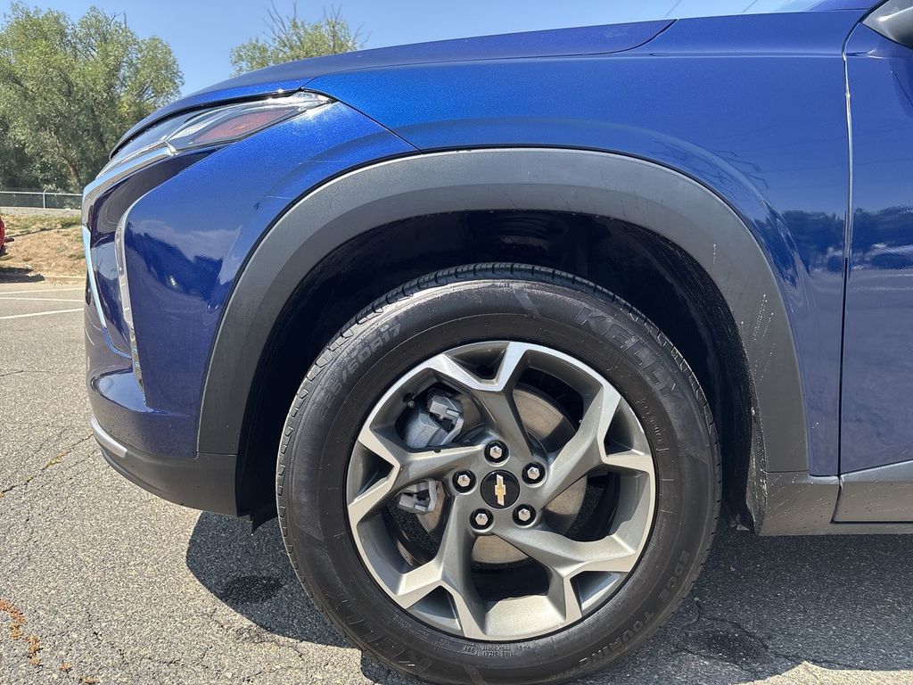 Used 2024 Chevrolet Trax SUV