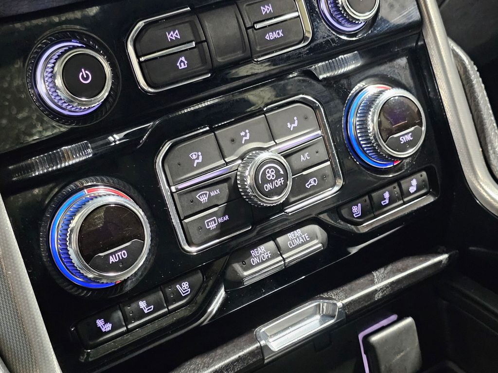 Used 2021  GMC Denali image 31