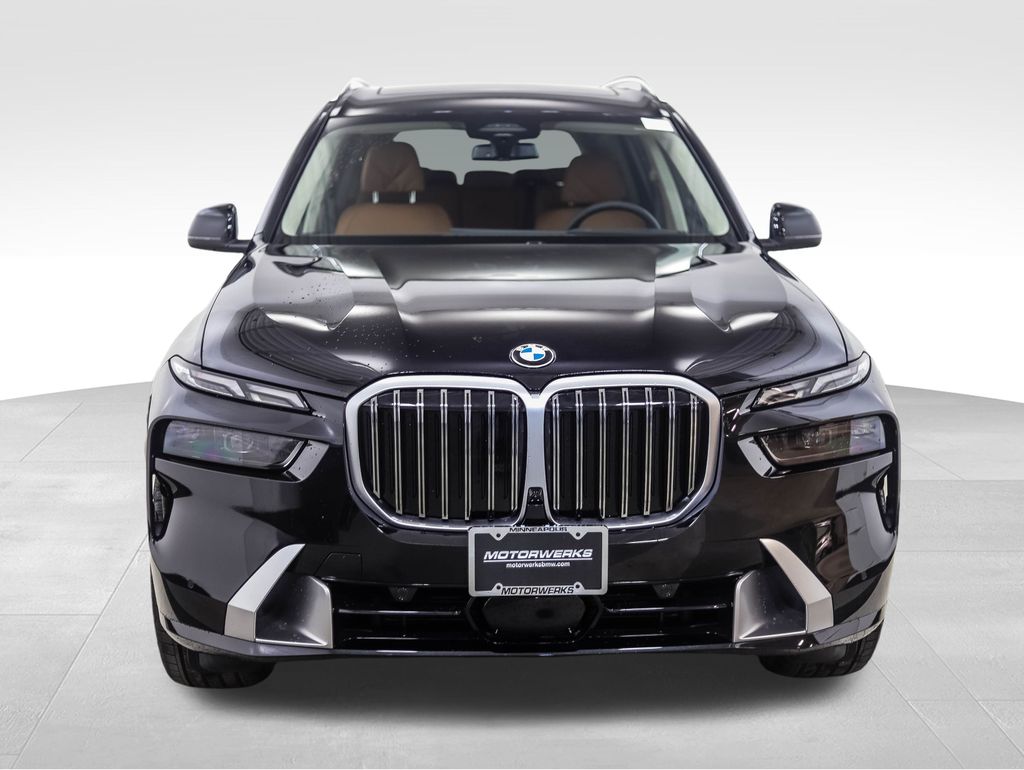 2025 BMW X7 xDrive40i 8