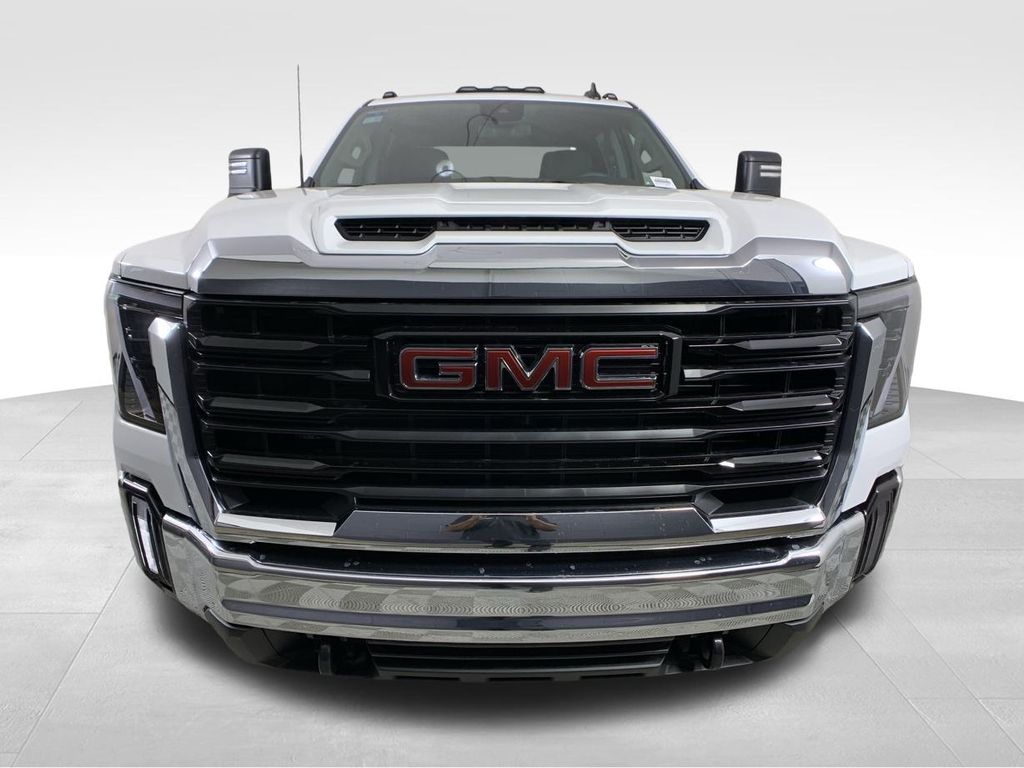 2024 GMC Sierra 2500HD Pro 9