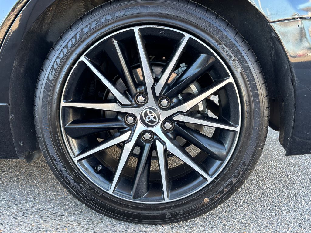 Thumbnail: 2023 Toyota Camry - 32