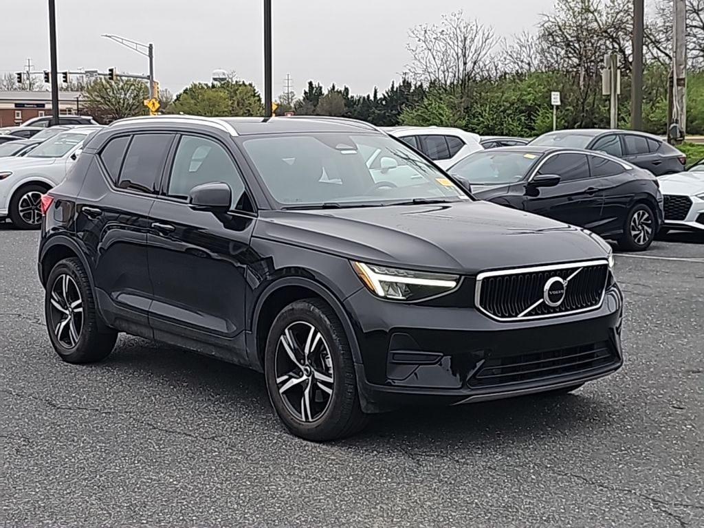 Onyx Black Metallic 2023 Volvo XC40 B5 Core AWD SUV / Crossover All-Wheel Drive Automatic