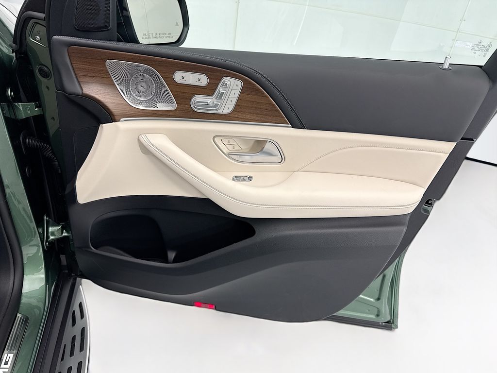 Thumbnail: 2026 Mercedes-Benz GLE - 25