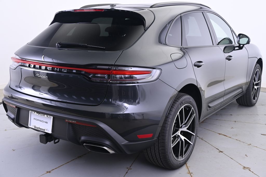 Thumbnail: 2025 Porsche Macan - 7