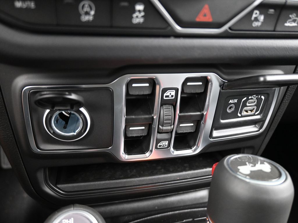 New 2025 Bright White Clearcoat Jeep Sahara image 18