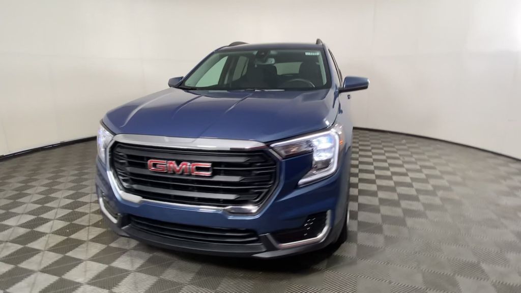 2024 GMC Terrain SLE 3