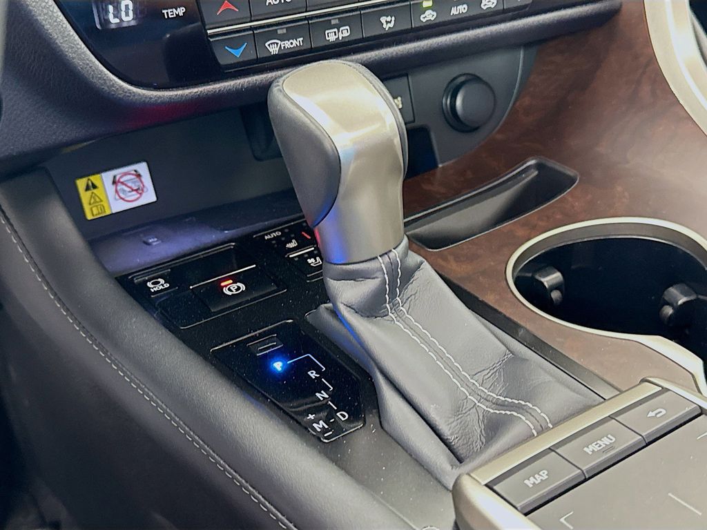 Thumbnail: 2022 Lexus RX - 17