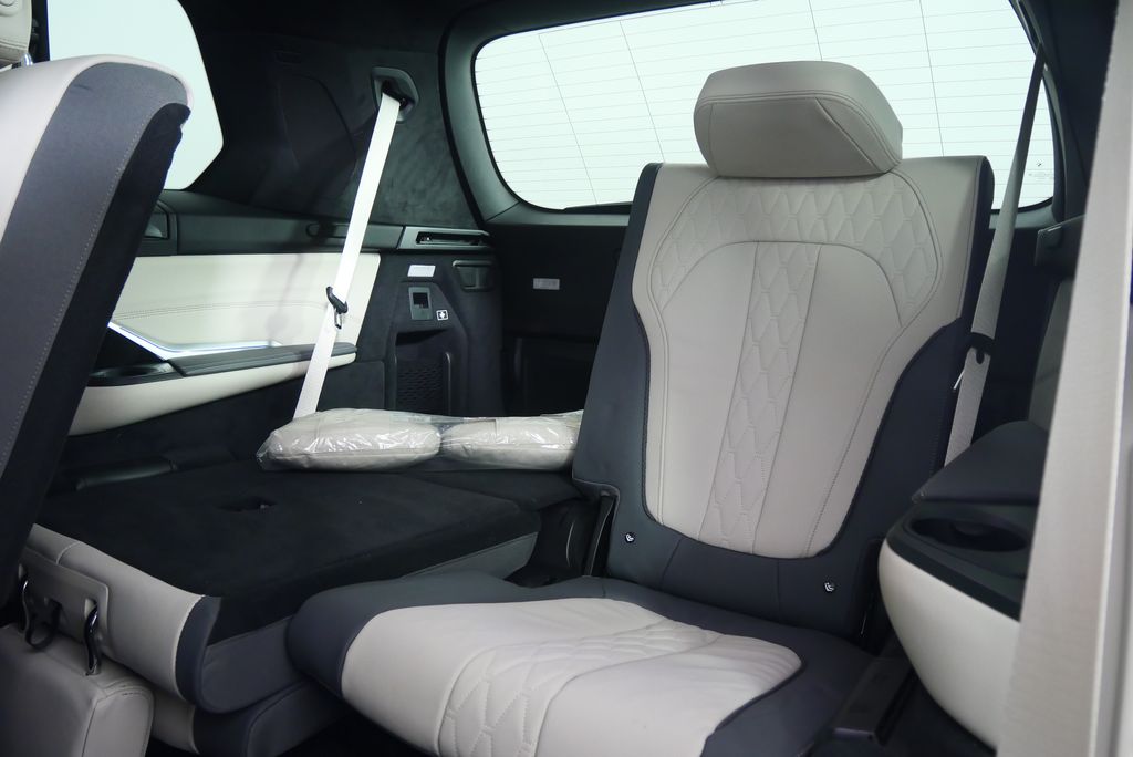 Thumbnail: 2023 BMW X7 - 19