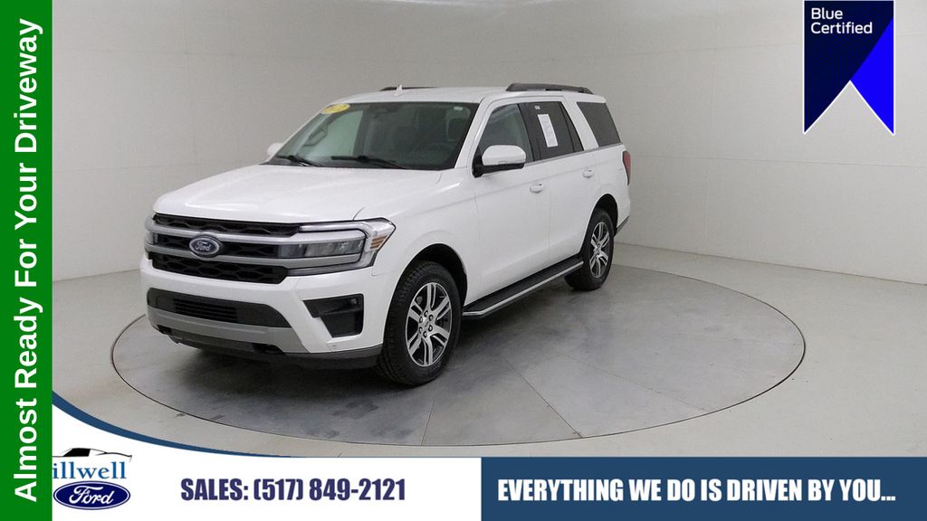 White Metallic 2022 Ford Expedition XLT 4WD SUV / Crossover Four-Wheel Drive Automatic