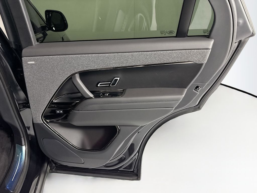 Thumbnail: 2026 Land Rover Range Rover Sport - 29