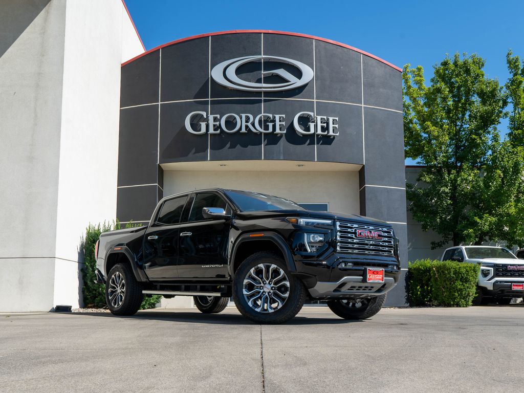 Onyx Black 2026 GMC Canyon Pickup Truck Four-Wheel Drive 8-Speed Automatic